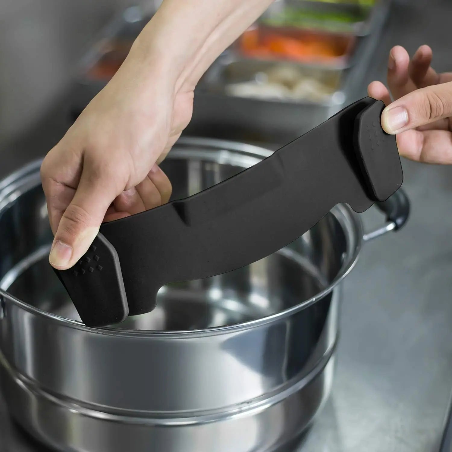 Strainer Silicone for All Pots and Pans, Pasta Strainer Clip on Food Strainer for Meat Vegetables Fruit Silicone Kitchen Colander